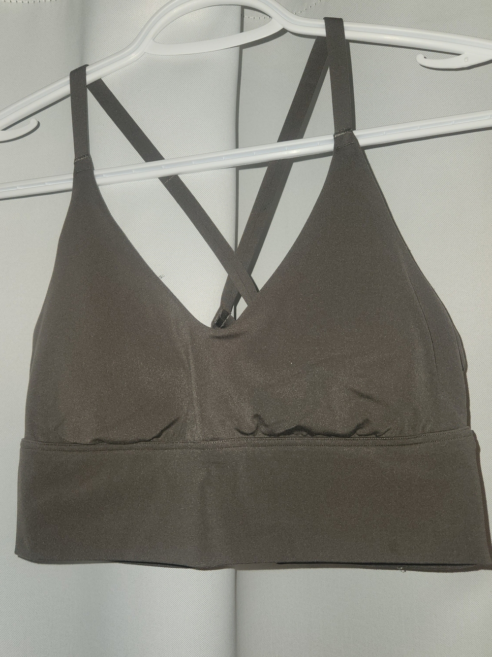 aerie Olive Cross-Back V-Neck Sports Bralette medium